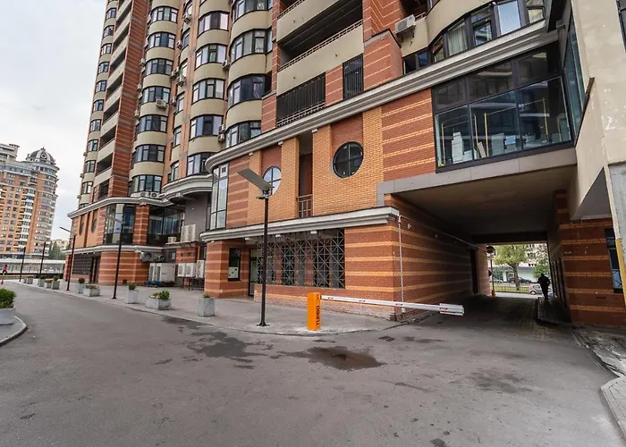 New Building Near Arena City Lesi Ukrainky 7A